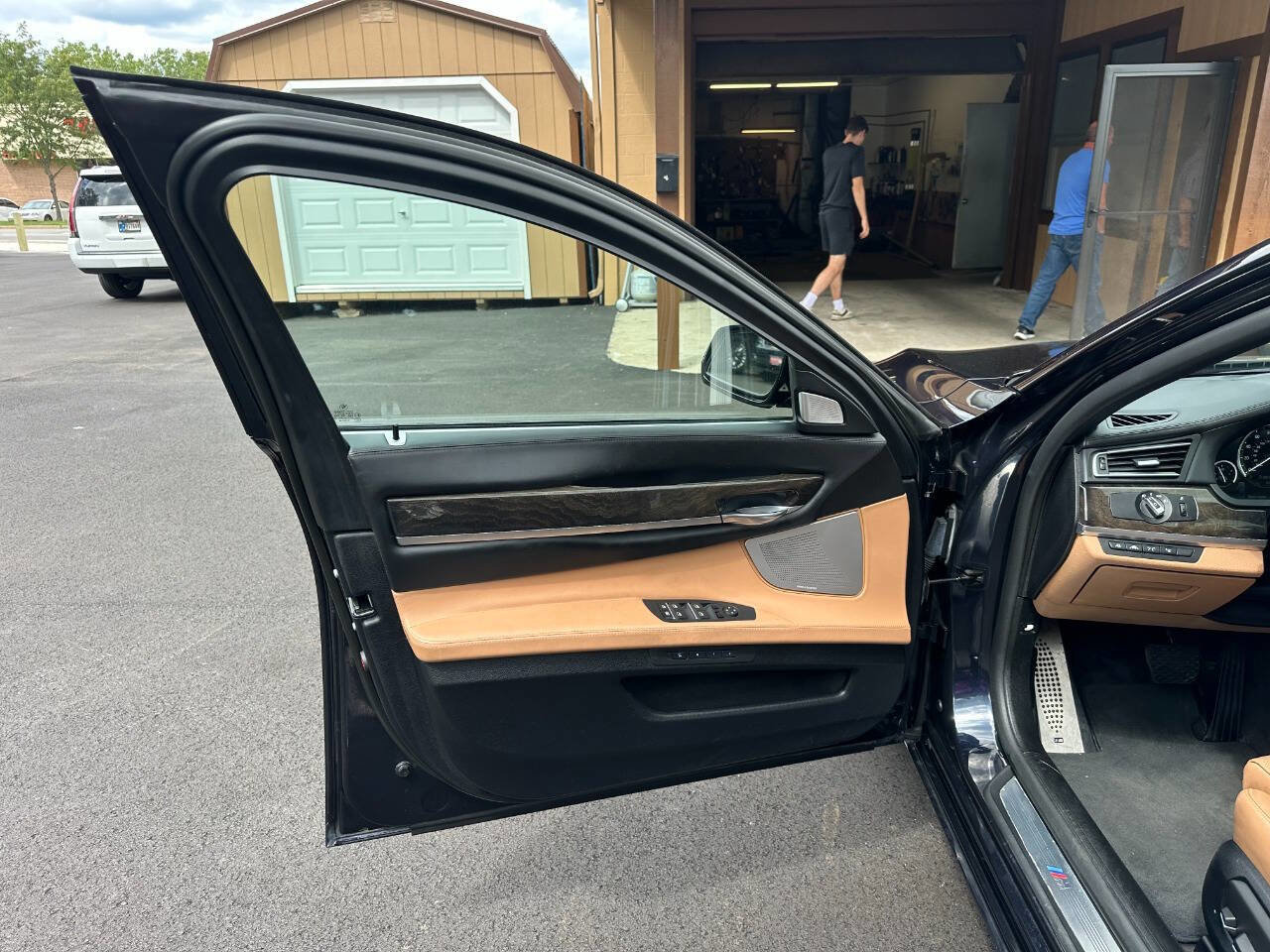 Used 2013 BMW 750Li xDrive image 6