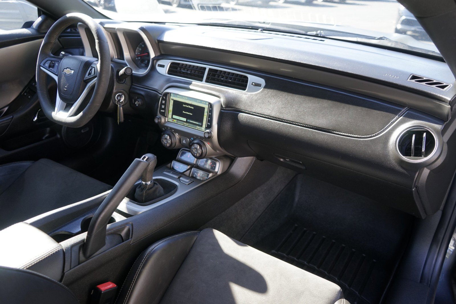 Used 2015 Chevrolet Camaro SS w/ SS Performance Package image 18