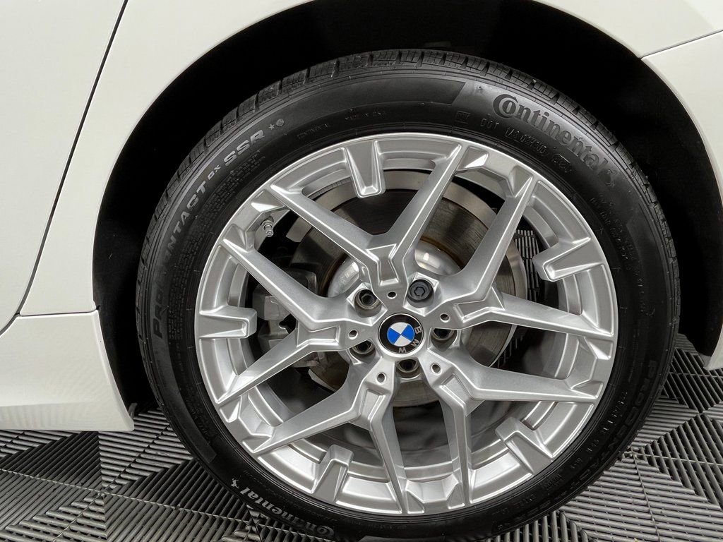 Certified 2025 BMW 330i xDrive Sedan w/ Premium Package image 16