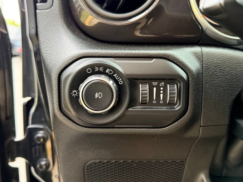 Used 2019 Jeep Wrangler Unlimited Sport AWD/4WD image 29