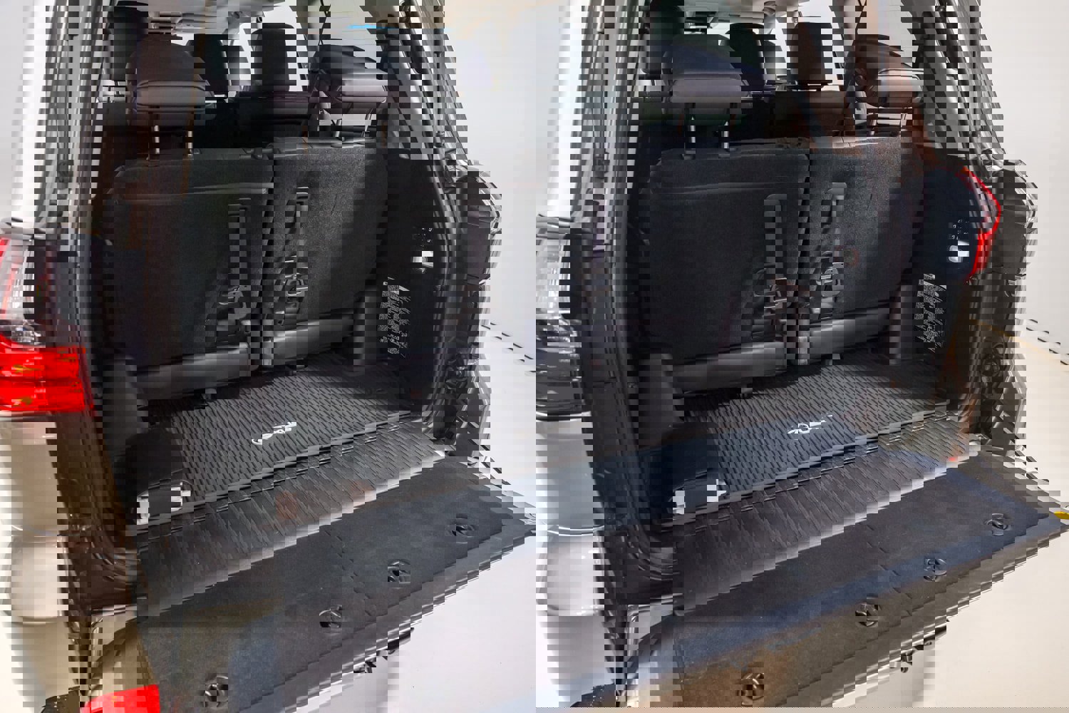 Used 2020 Lexus LX 570 4WD w/ Luxury Package image 38