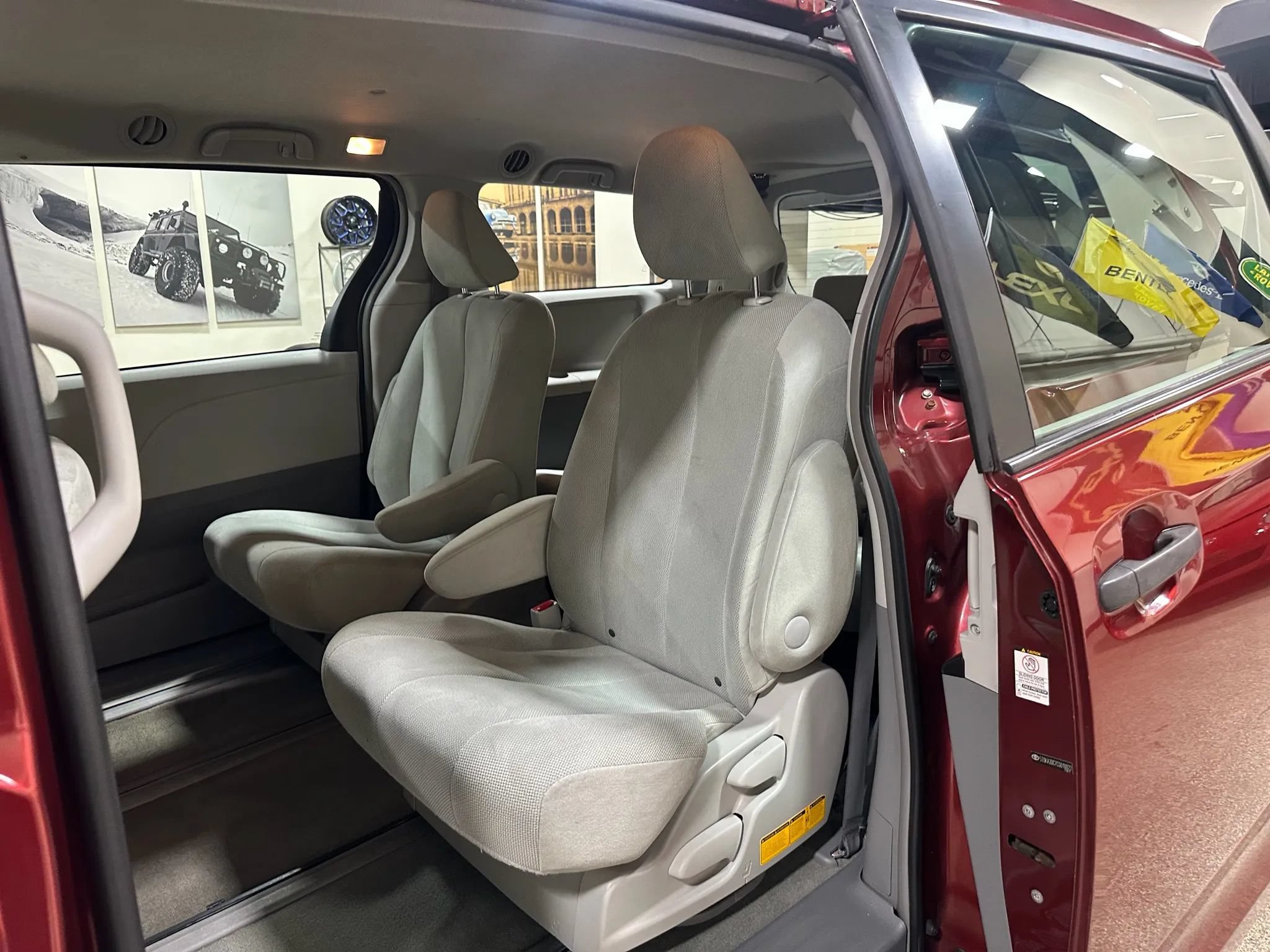 Used 2012 Toyota Sienna FWD image 22