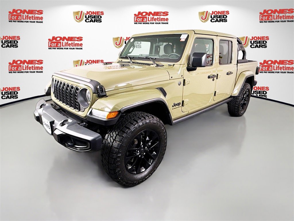 Used 2025 Jeep Gladiator Sport image 12