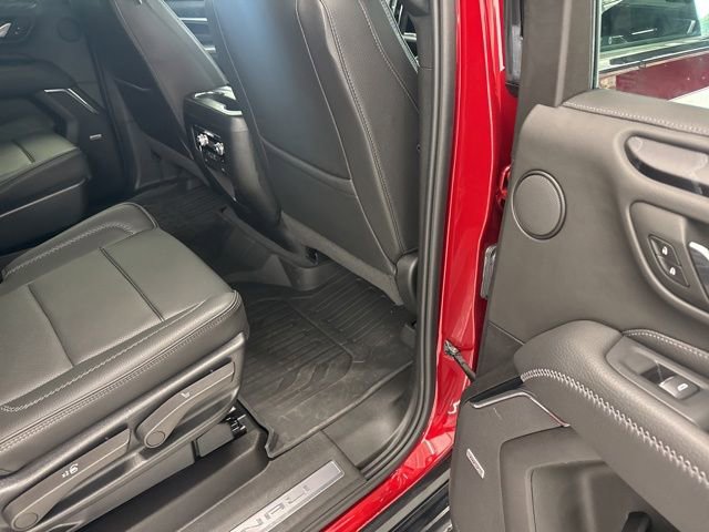 Used 2023 GMC Yukon XL Denali AWD/4WD image 34