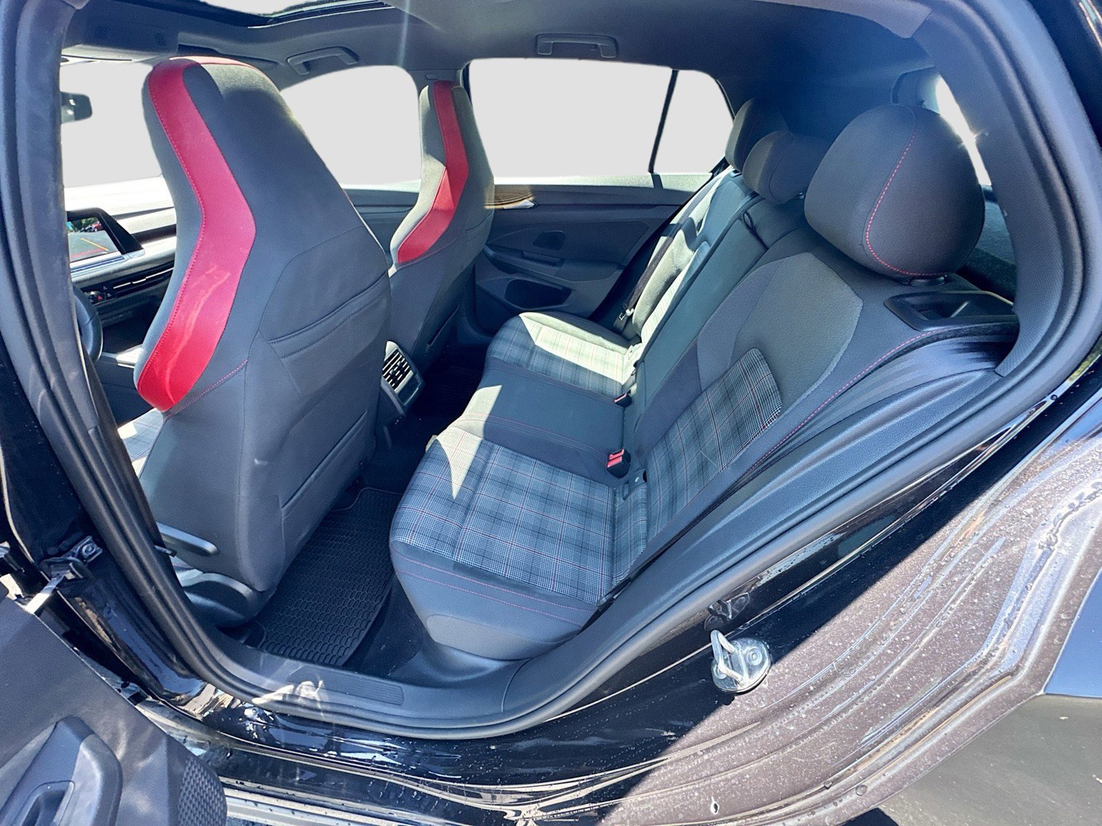 Used 2022 Volkswagen GTI SE FWD image 25
