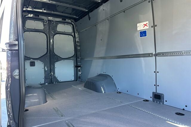 Used 2024 Mercedes-Benz Sprinter 3500 image 13