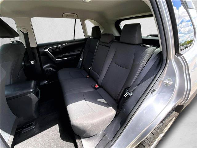 Used 2020 Toyota RAV4 LE FWD image 25