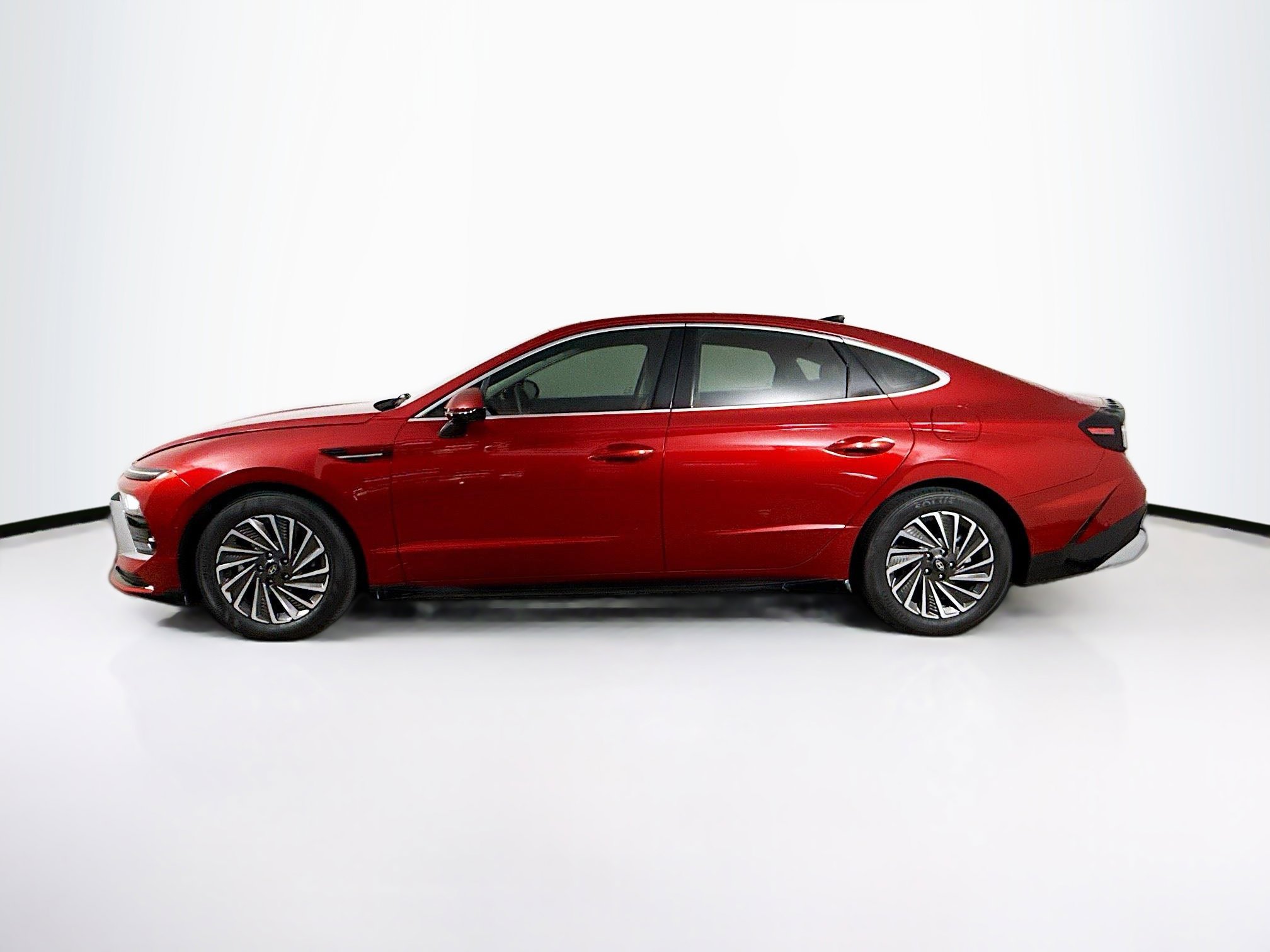 Used 2025 Hyundai Sonata Limited FWD image 7