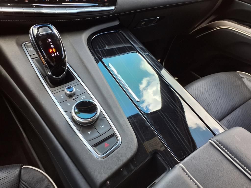 Used 2024 Cadillac Escalade Sport w/ LPO, ONYX Package AWD/4WD image 15