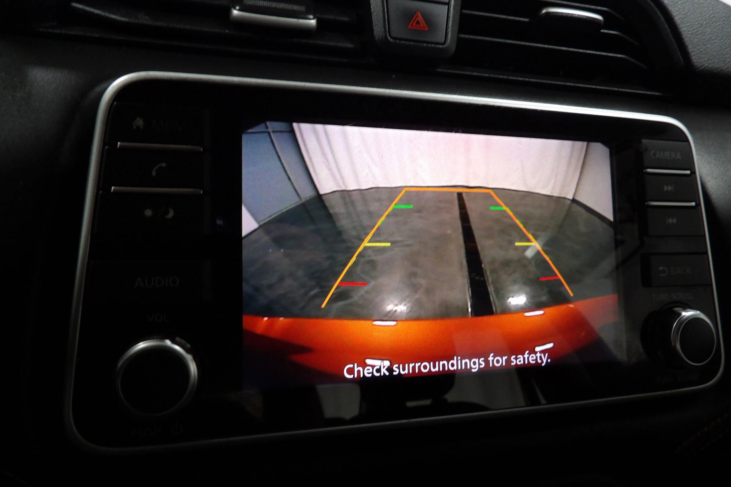 Used 2022 Nissan Versa SR FWD image 17