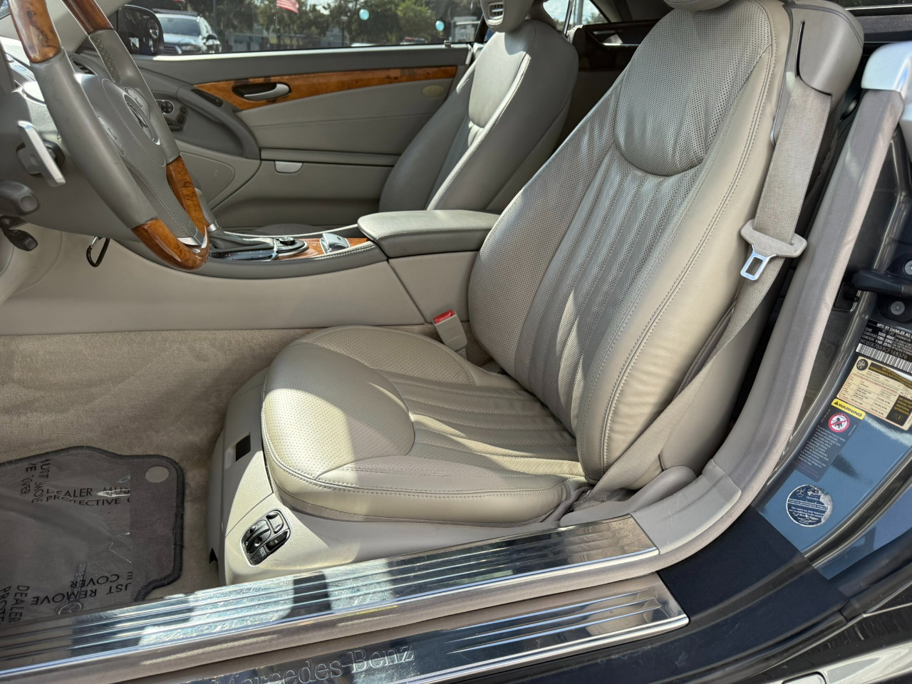 Used 2012 Mercedes-Benz SL 550 image 33