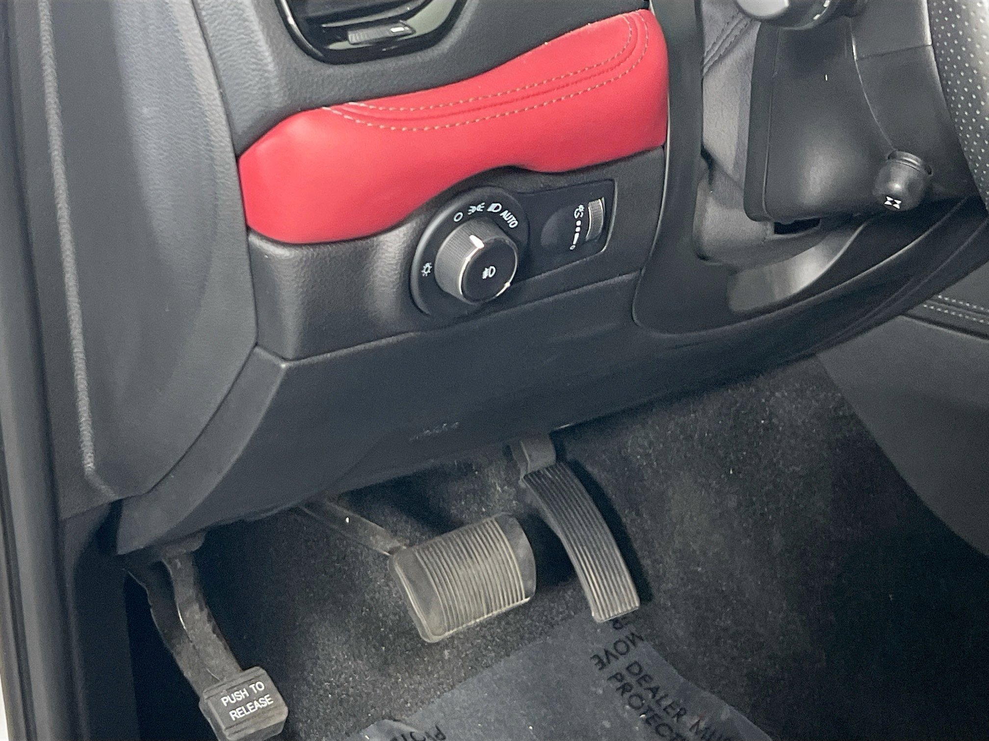 Used 2022 Dodge Durango R/T w/ Blacktop Package image 10