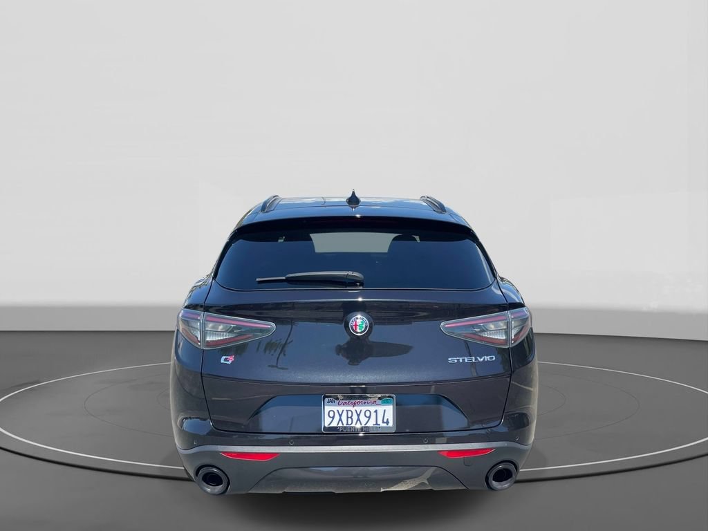 Used 2025 Alfa Romeo Stelvio Sprint AWD/4WD image 5