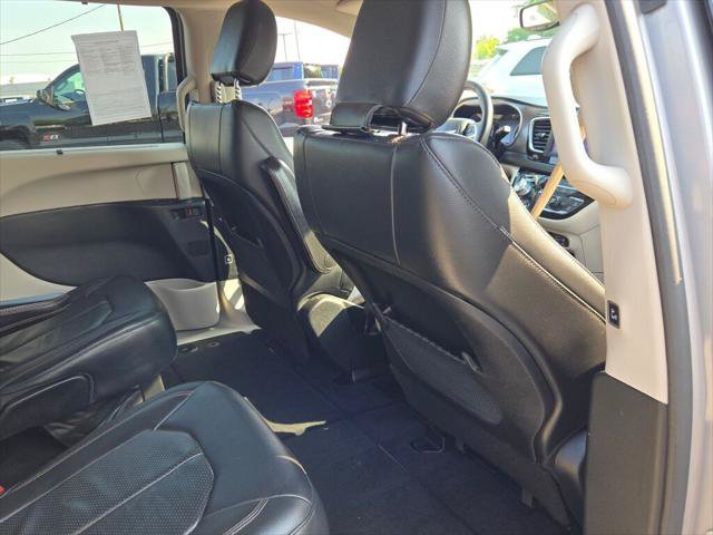 Certified 2020 Chrysler Pacifica Touring-L FWD image 10