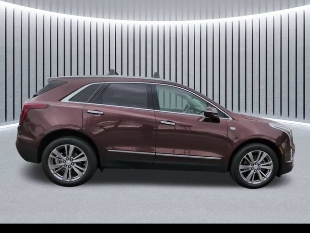 Used 2023 Cadillac XT5 Premium Luxury w/ Technology Package FWD image 2