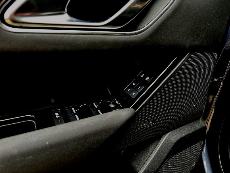 Used 2024 Land Rover Range Rover Velar Dynamic SE image 14