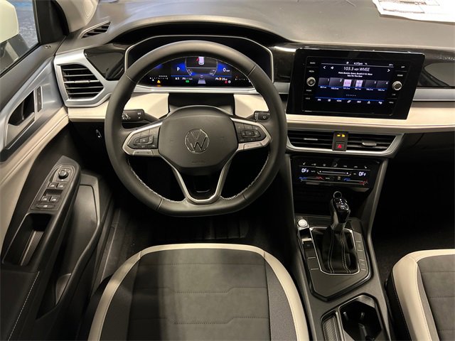 New 2026 Volkswagen Taos SE image 11