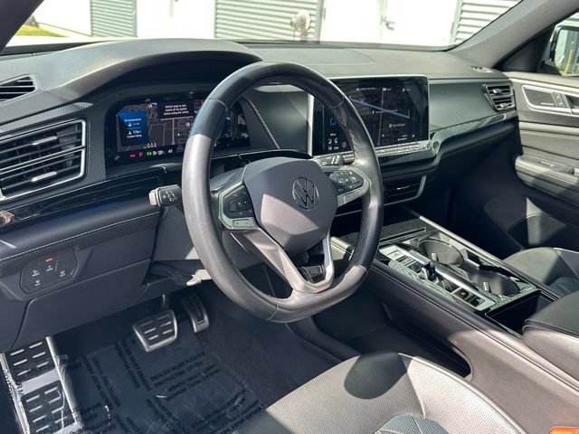 Used 2024 Volkswagen Atlas Cross Sport SEL Premium R-Line AWD/4WD image 35