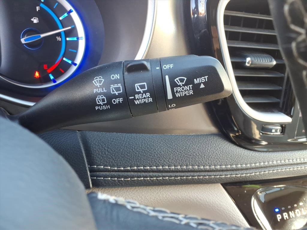 Used 2021 Chrysler Pacifica Touring-L image 22