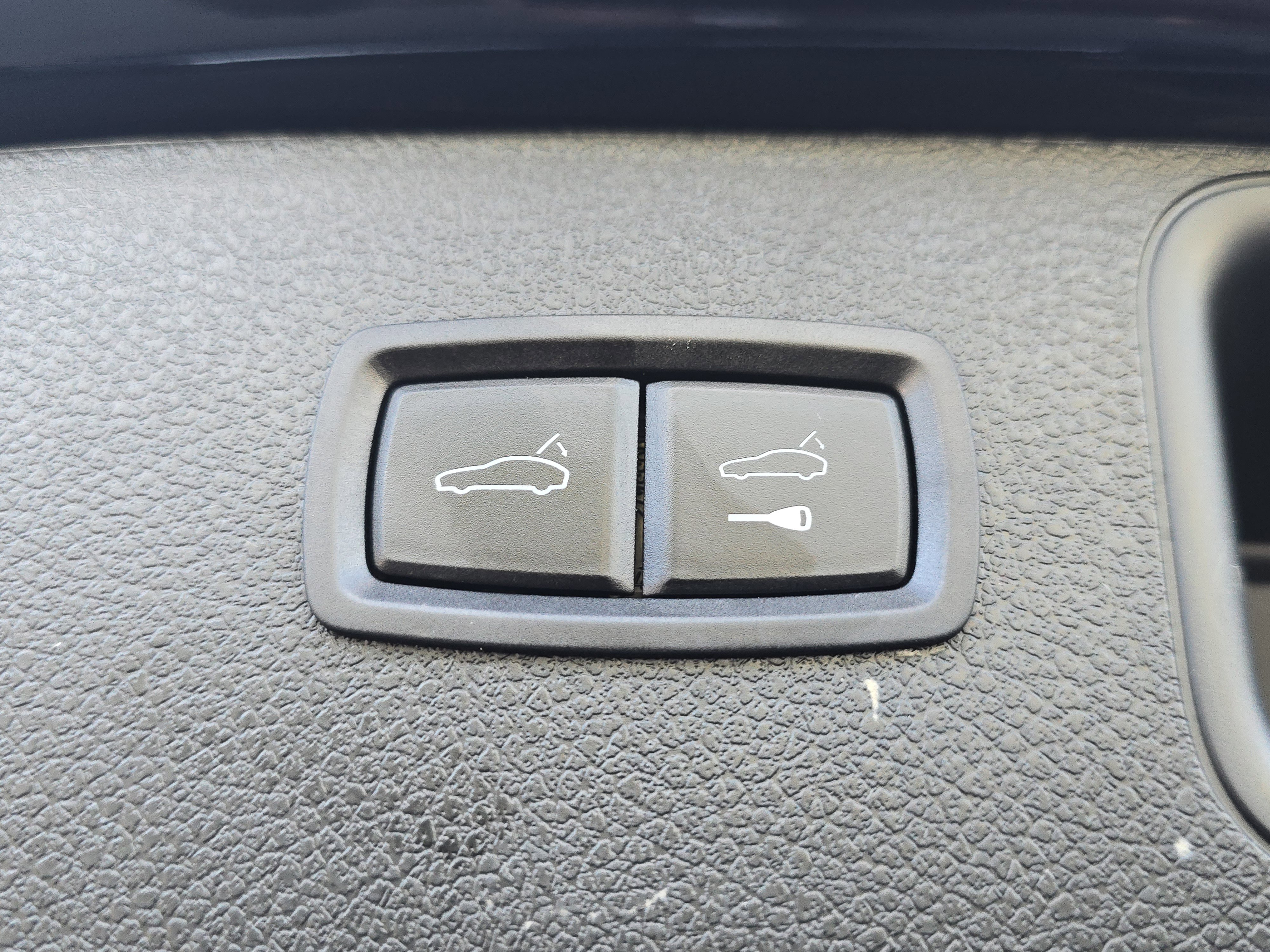 Certified 2025 Porsche Macan image 17