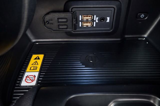 Used 2022 Toyota Venza XLE image 22