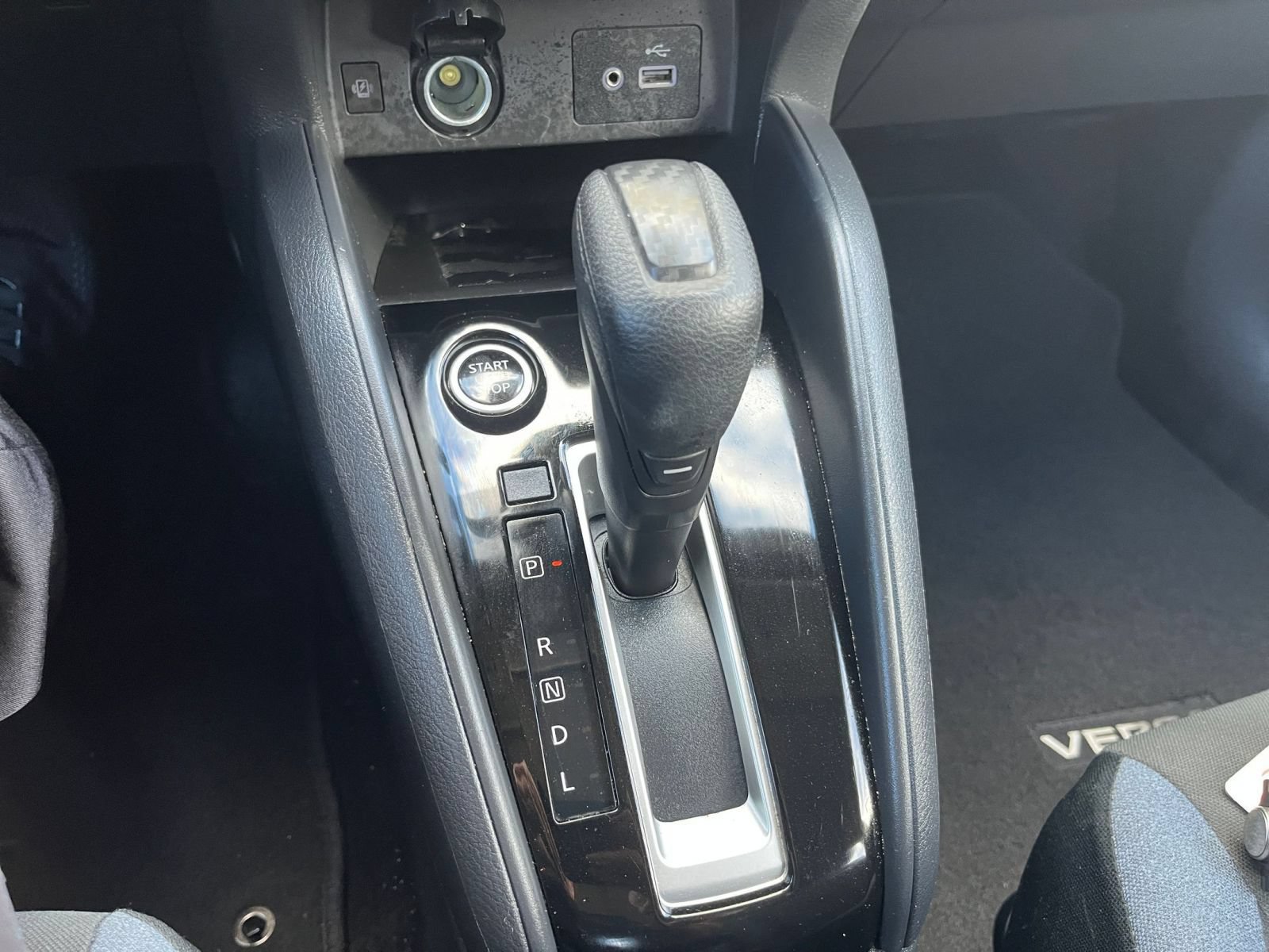 Used 2025 Nissan Versa SV FWD image 38
