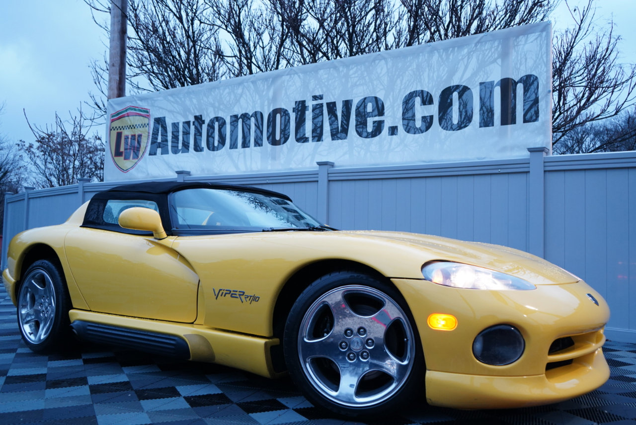 Used 1994 Dodge Viper RT/10 image 2