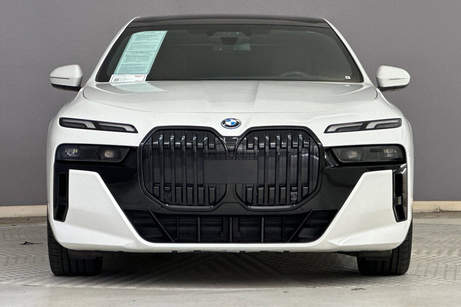 Certified 2024 BMW i7 xDrive60 AWD/4WD image 5