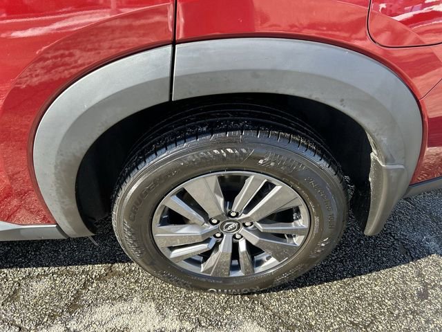 Used 2024 Nissan Pathfinder SV w/ Black Appearance Package image 11