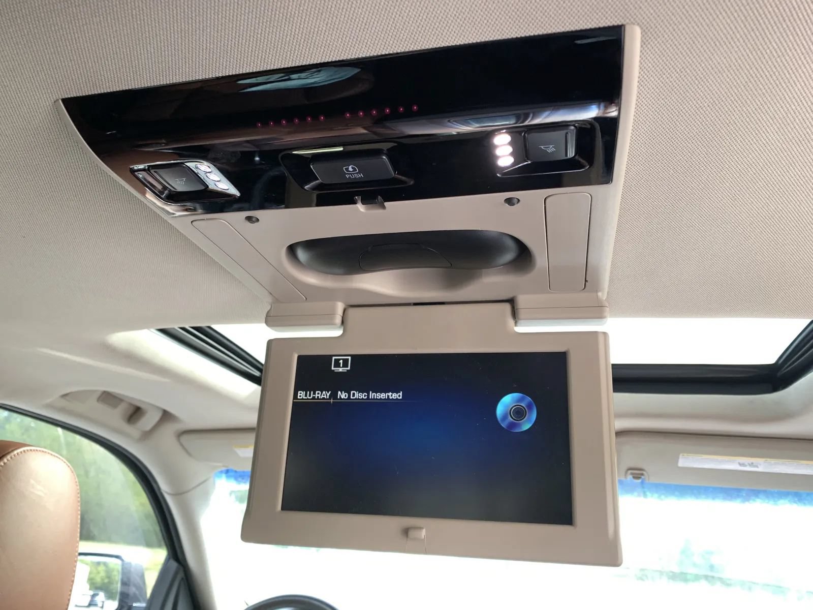 Used 2016 Cadillac Escalade Premium AWD/4WD image 34