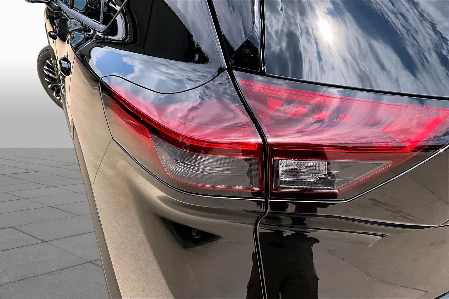 New 2026 Nissan Rogue Dark Armor AWD/4WD image 14