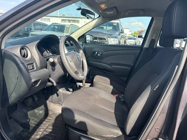 Used 2015 Nissan Versa SV FWD image 17