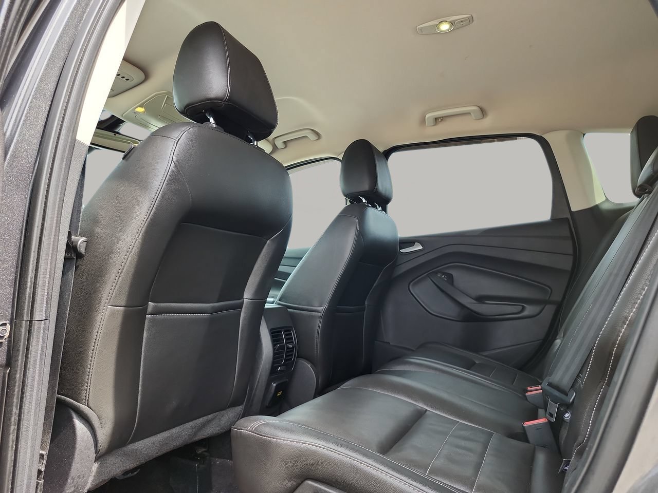 Used 2016 Ford Escape Titanium FWD image 17