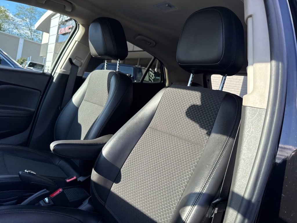 Certified 2022 Buick Encore Preferred w/ Safety Package image 16