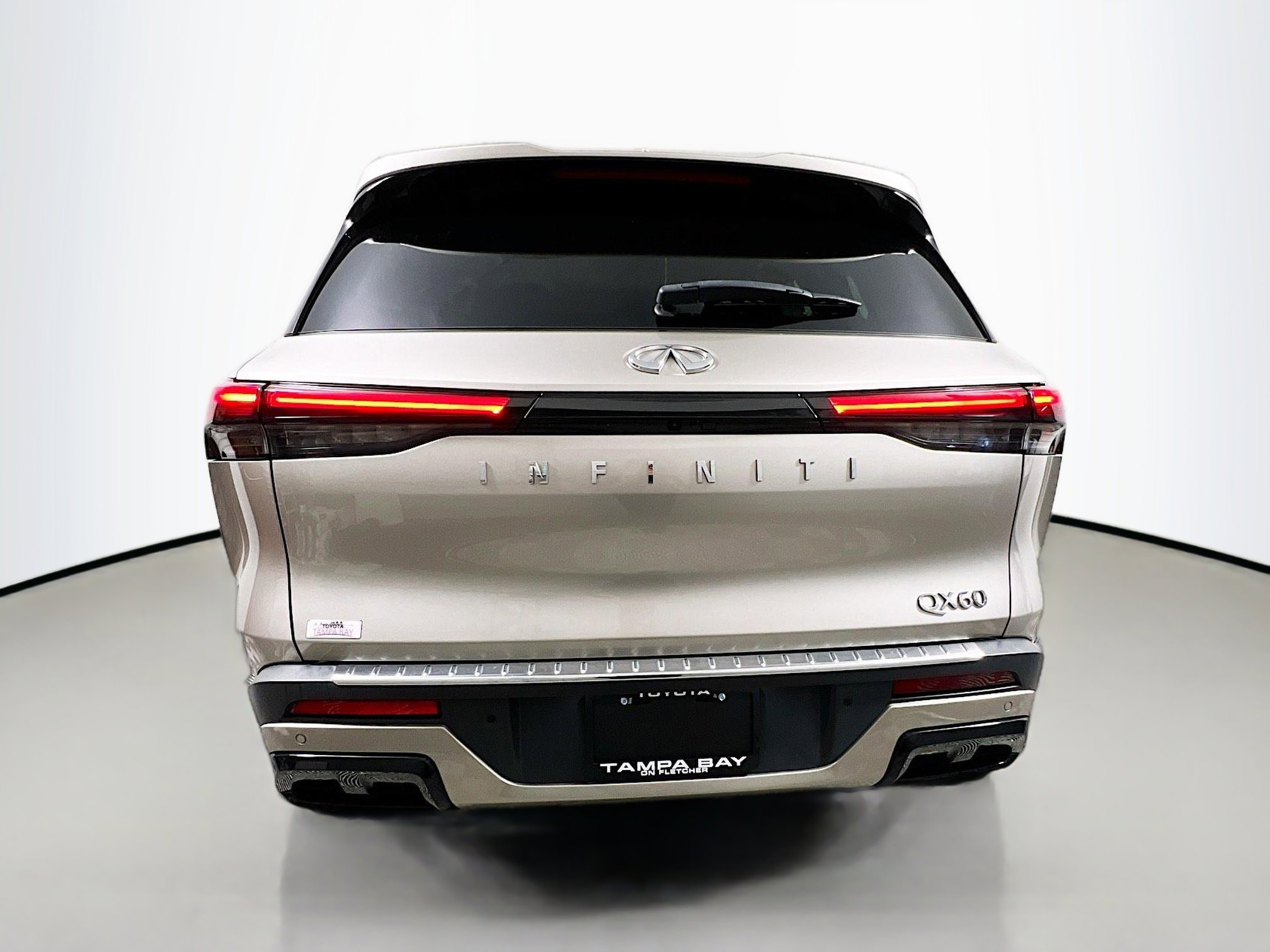 Used 2023 INFINITI QX60 Luxe w/ Cargo Package FWD image 6