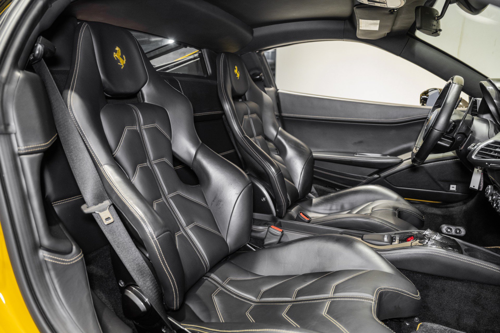Used 2011 Ferrari 458 Italia Coupe RWD image 23