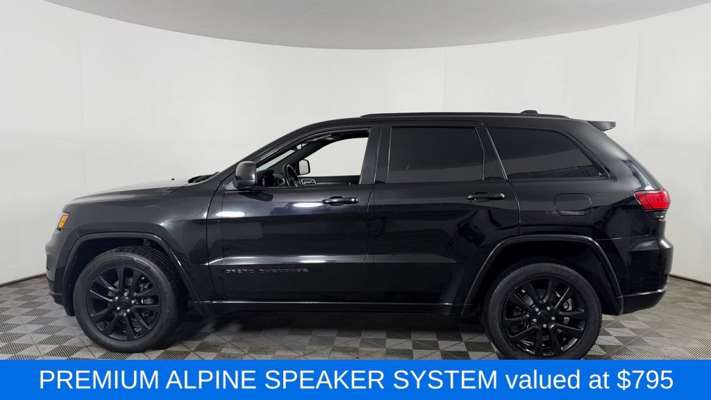 Used 2019 Jeep Grand Cherokee Altitude AWD/4WD image 5