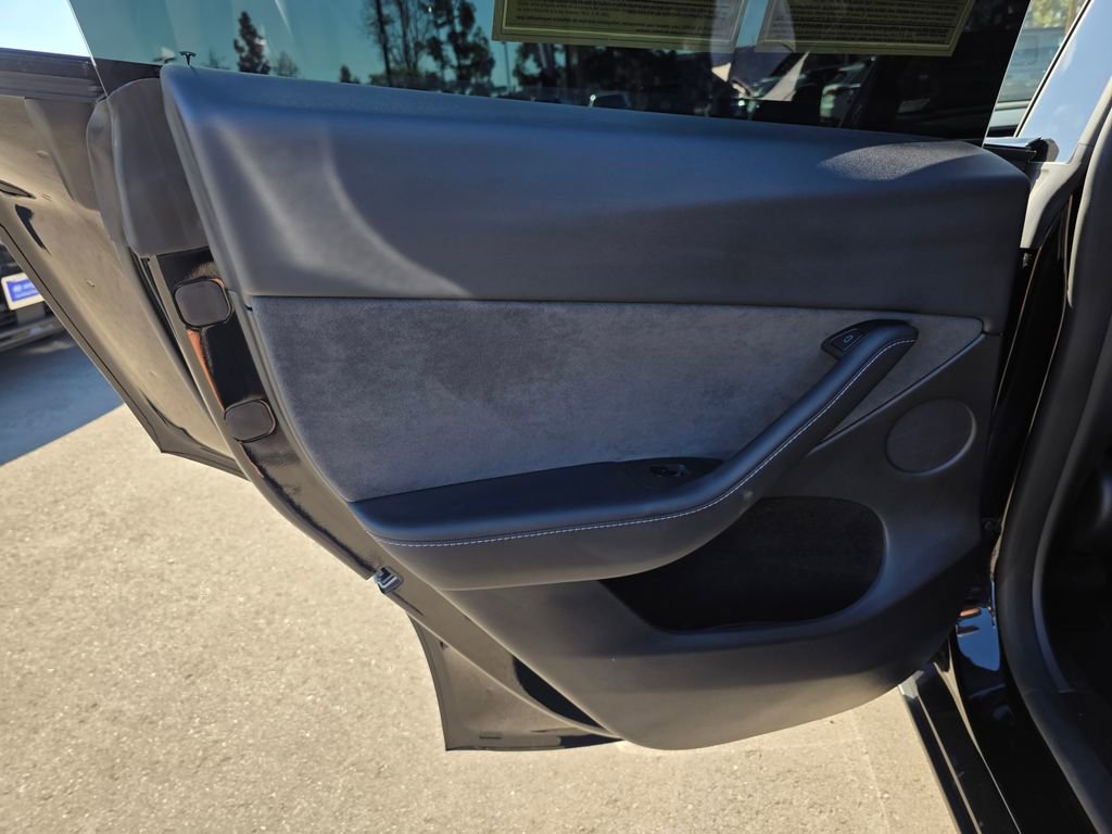 Used 2025 Tesla Model Y Performance image 20