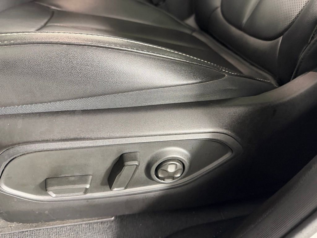 Used 2024 Jeep Grand Cherokee Limited w/ Luxury Tech Group II image 24