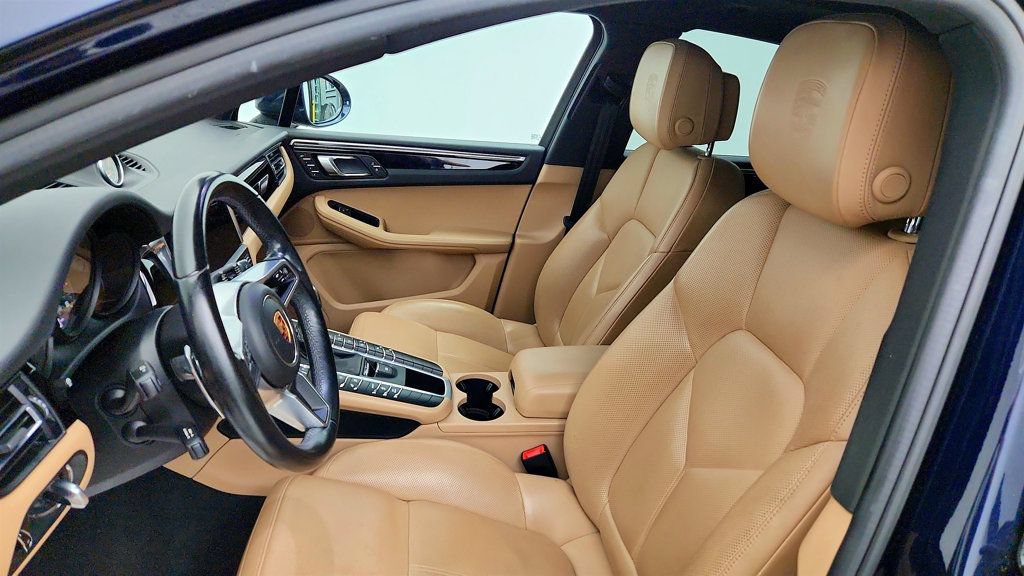 Used 2020 Porsche Macan w/ Premium Package Plus AWD/4WD image 19