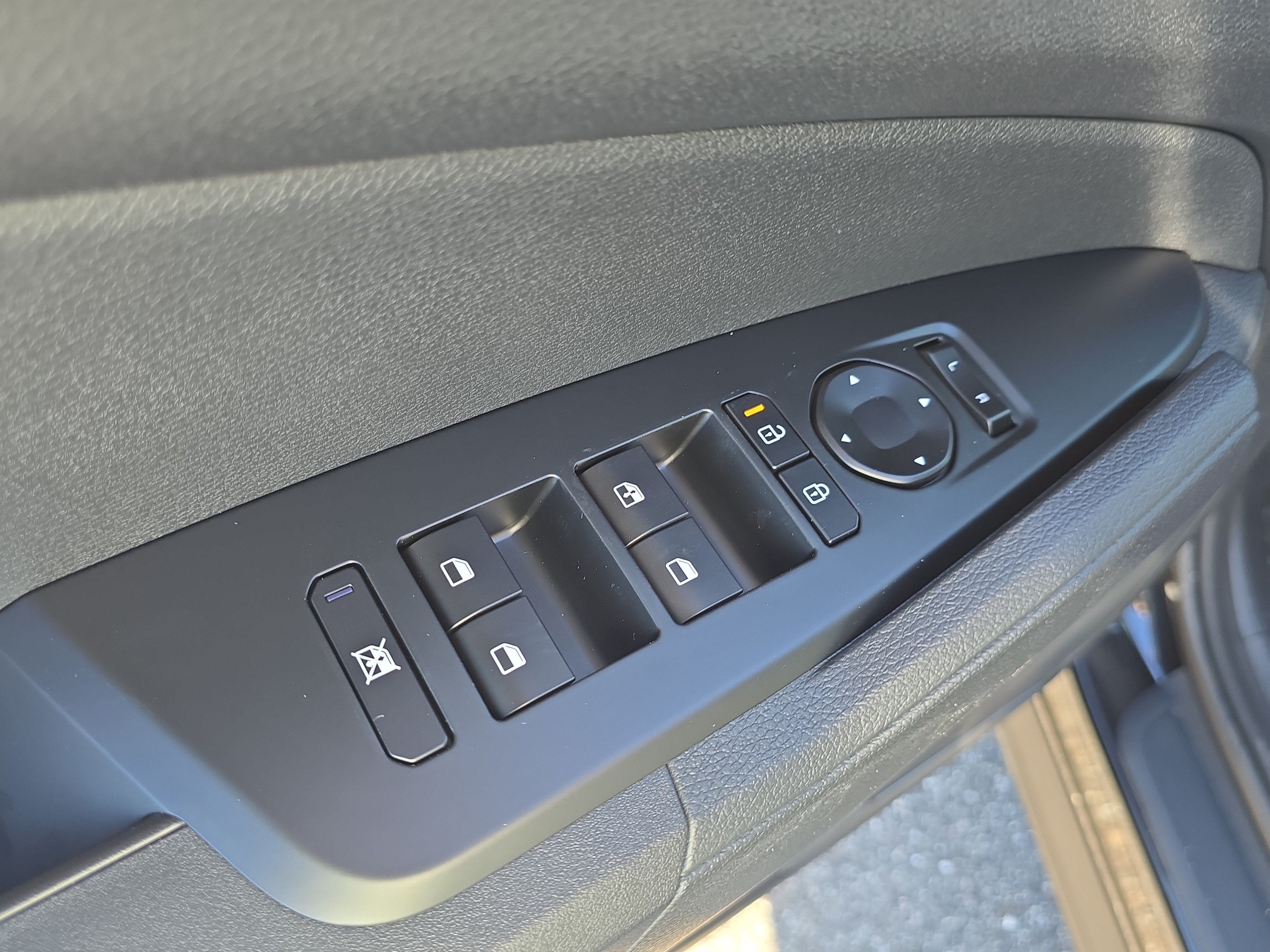 New 2027 Kia Sportage LX FWD image 18