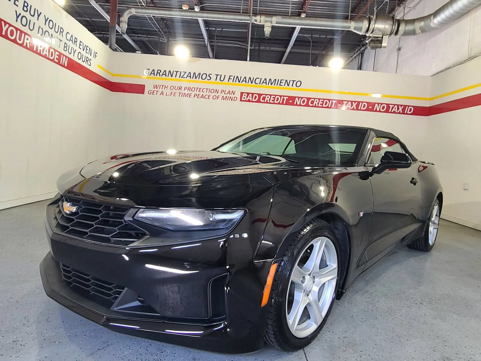 Used 2020 Chevrolet Camaro LT RWD image 3