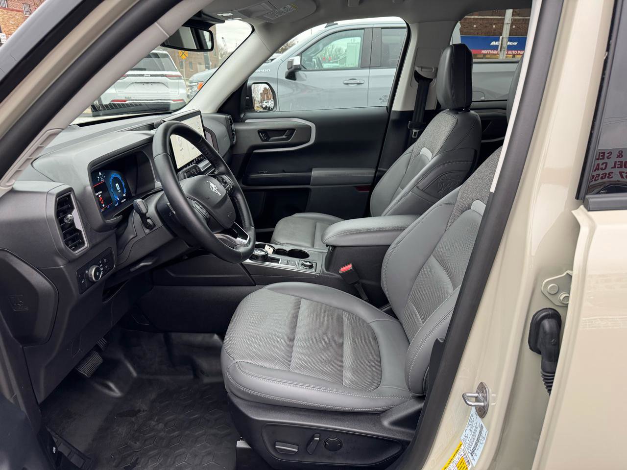 Used 2025 Ford Bronco Sport Badlands image 12