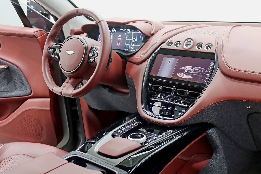 Used 2021 Aston Martin DBX image 39