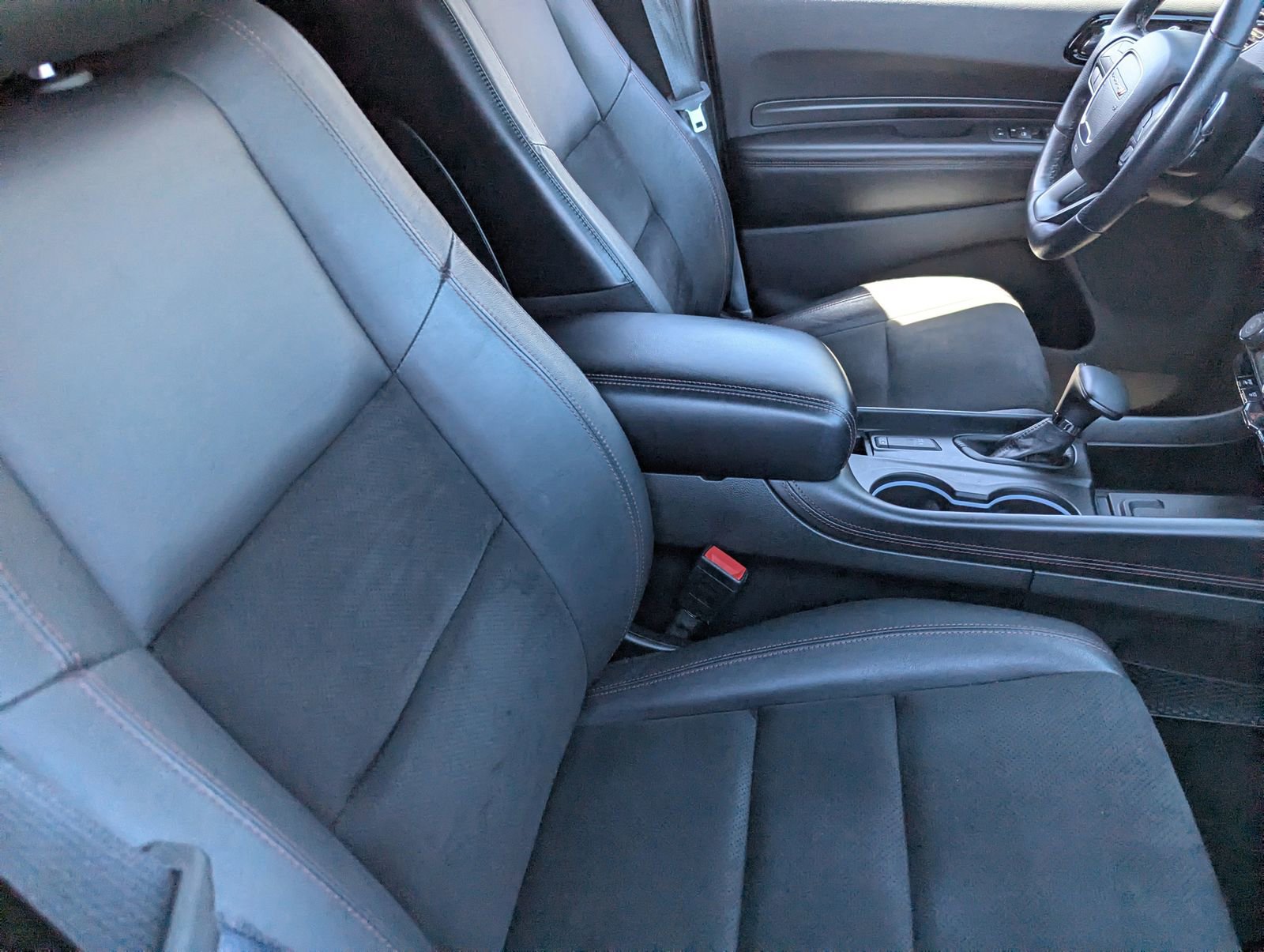 Used 2022 Dodge Durango R/T w/ Blacktop Package AWD/4WD image 10