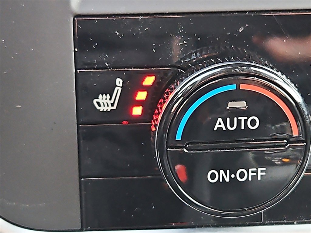 Certified 2025 Nissan Rogue SV image 20