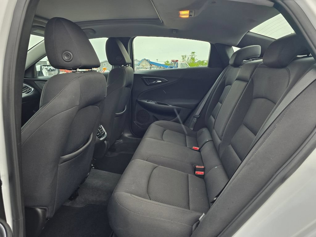 Used 2021 Chevrolet Malibu LT FWD image 14
