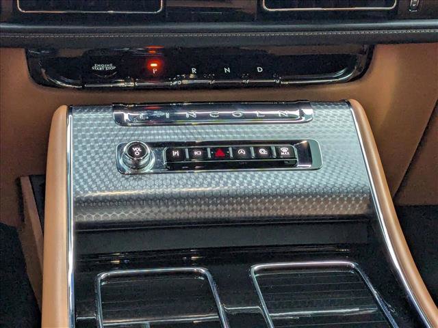 Used 2025 Lincoln Aviator Black Label AWD/4WD image 12