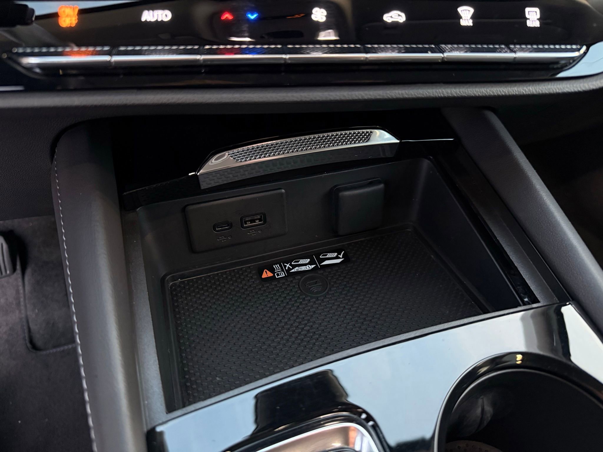 Used 2025 Buick Envision Preferred image 42