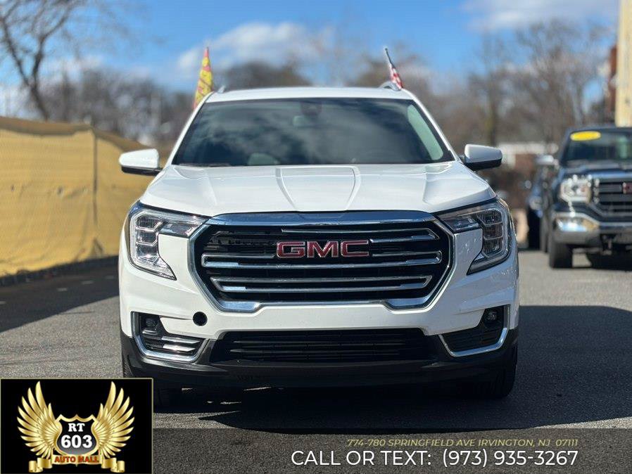 Used 2023 GMC Terrain SLT FWD image 2